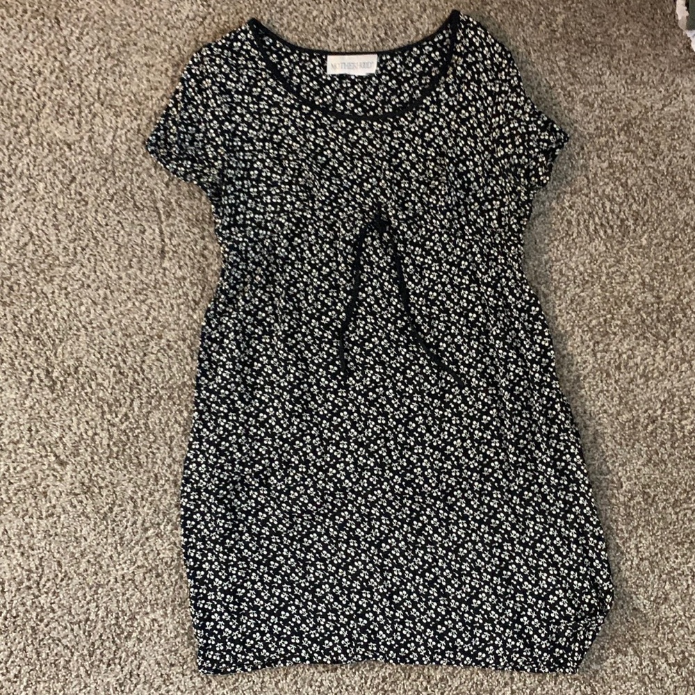MOTHERHOOD black and white floral dress